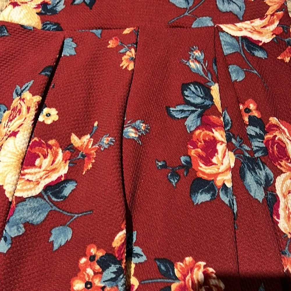 Burgundy floral dress - Picture 2 of 4